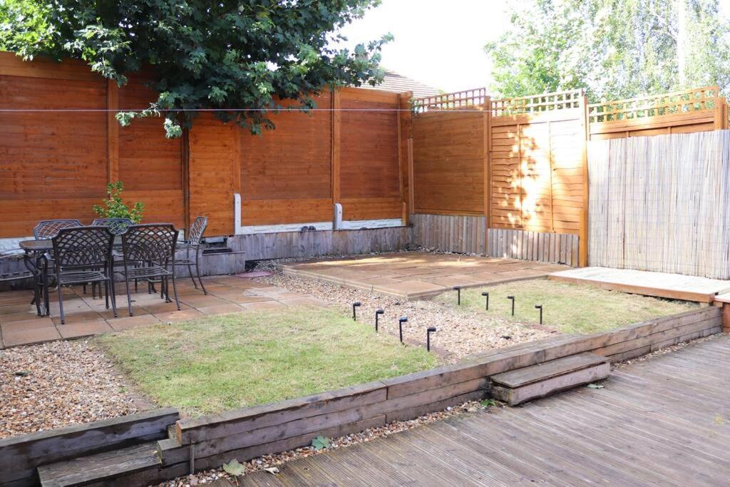 Cosy 3 Bedroom 2 Bathroom House With Parking Sheldon  Esterno foto