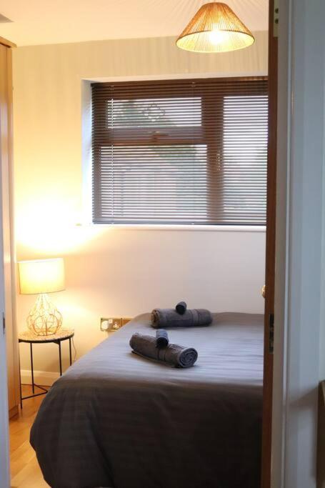 Cosy 3 Bedroom 2 Bathroom House With Parking Sheldon  Esterno foto
